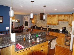 21 Winsor Dr, Dracut, MA 01826
