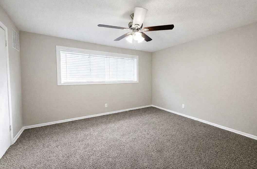 Marshall Apartments — Photo 4