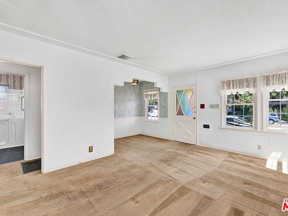 5th image of 4035 Beethoven St