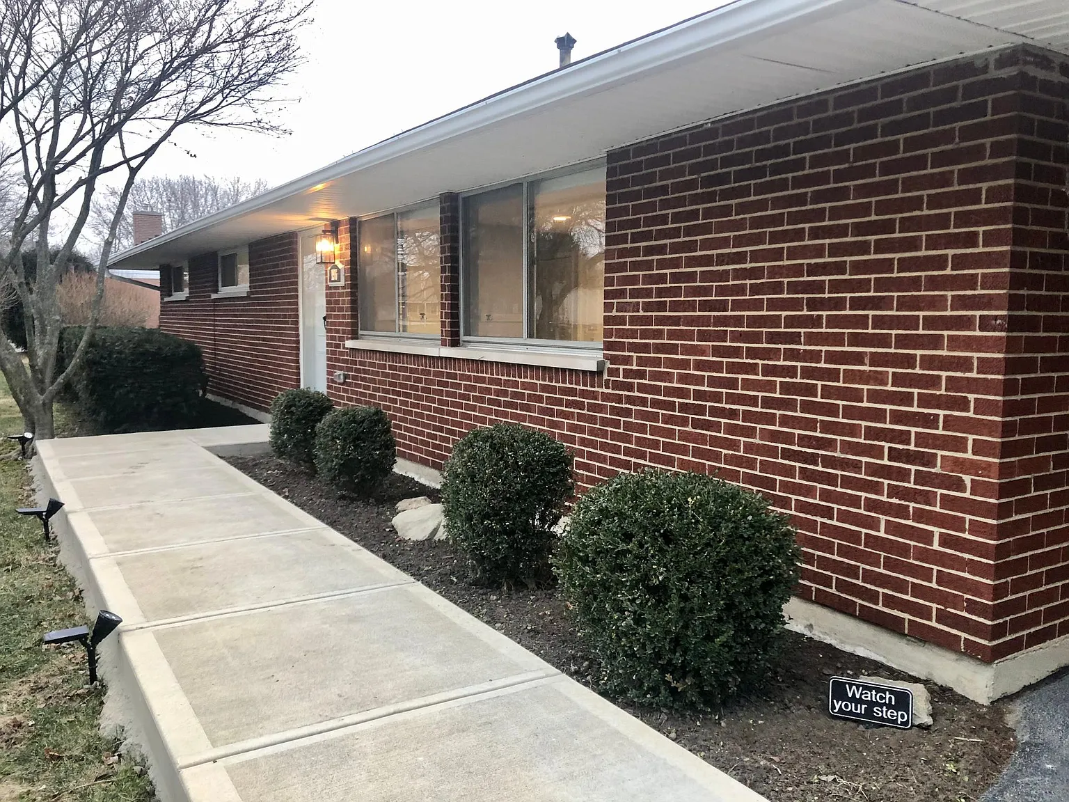 3 bed, 1602 sqft, $2,400 — Photo 2