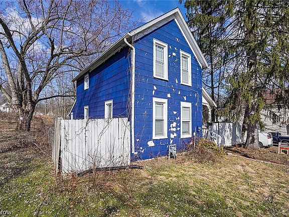 3rd image of 131 W Miller Ave