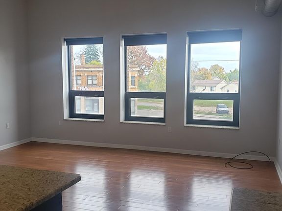4th image of 2643 Gratiot Ave