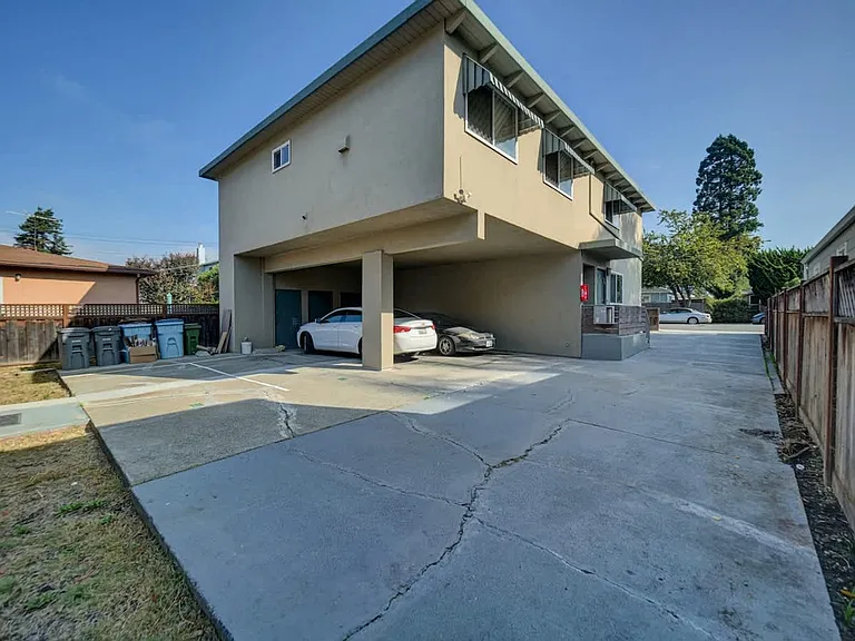 2314 Bonar St #ID1310762P — Photo 48