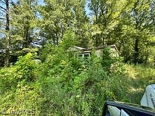 2nd image of 606 Clay St