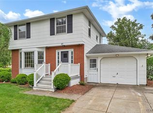 27 Lynn Lea St, Williamsville, NY 14221