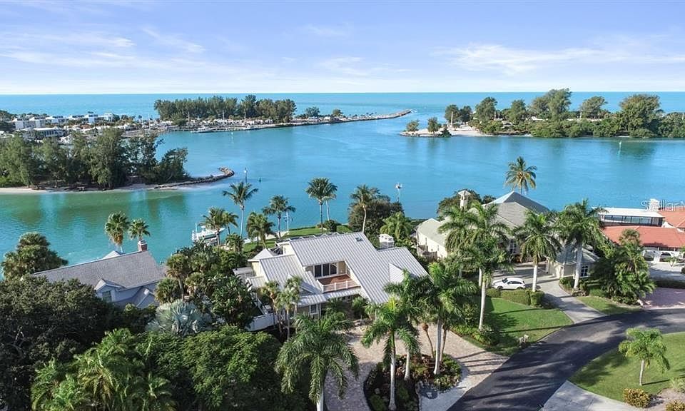 1st image of 611 Four Bays Dr
