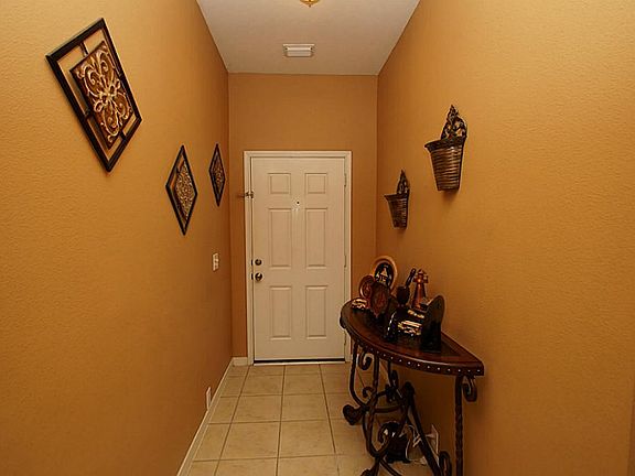 Foyer greets you as you walk in.