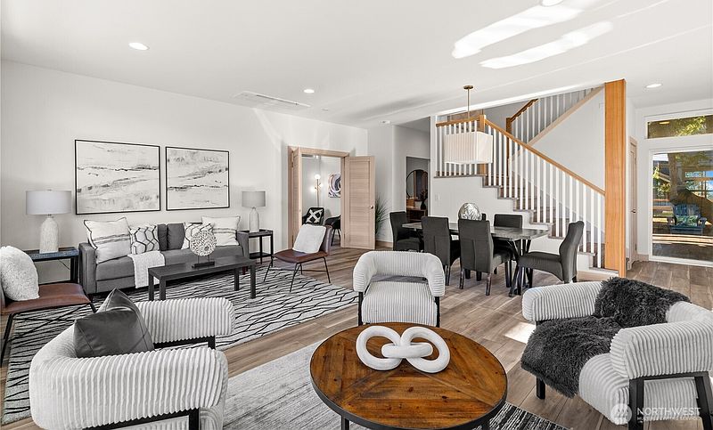 4th image of 1132 31st Avenue S