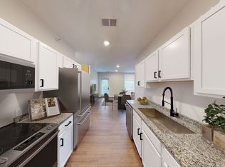 825 S Washington Ave #A204, Lansing, MI 48910