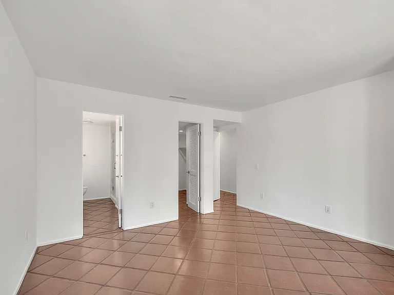 310 Bayview Dr — Photo 21