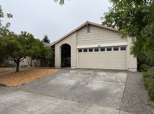 2410 Valley West Dr, Santa Rosa, CA 95401