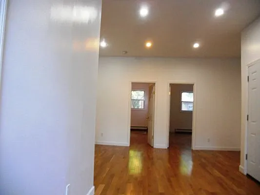 Rented by New York Realty Minimax Inc | media 2