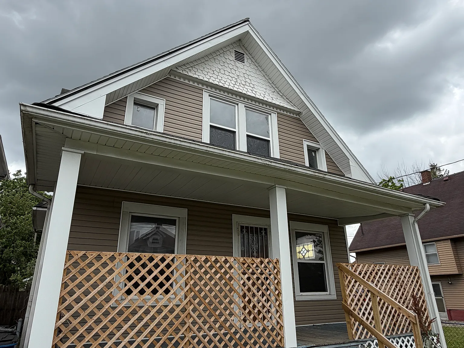 3 bed, 1412 sqft, $825 — Photo 1