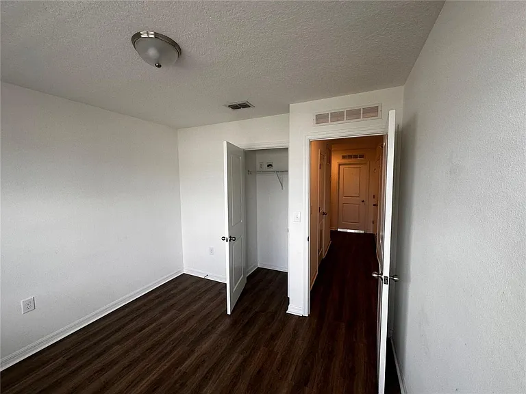 306 Madison Dr — Photo 16