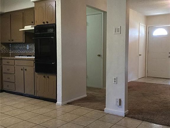 3rd image of 813 Malibu Dr