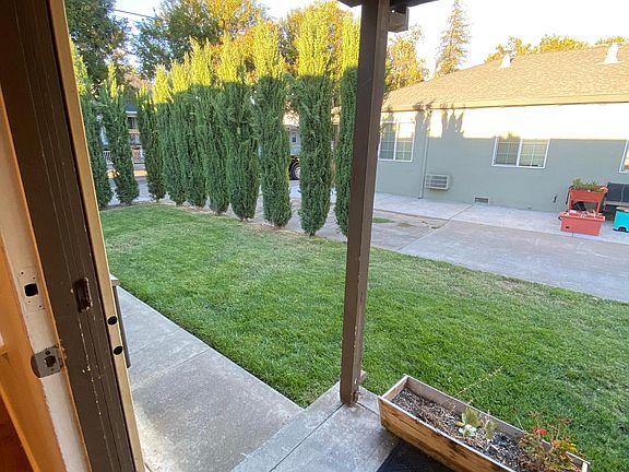 4th image of 1062 Luther Ave