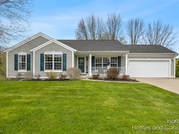 875 Quintara Ct NE, Comstock Park, MI 49321