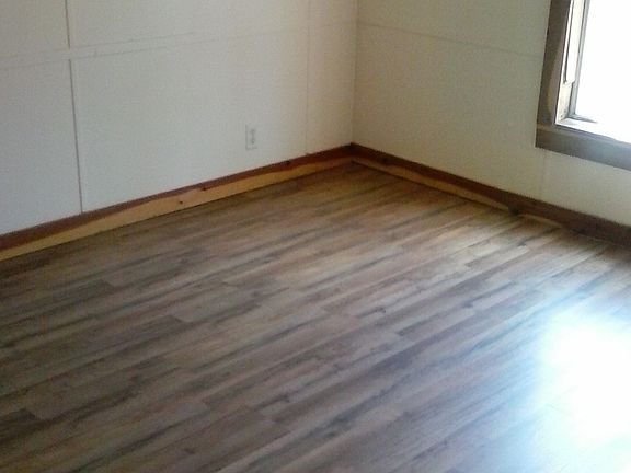 4th image of 2371 Holly Ln