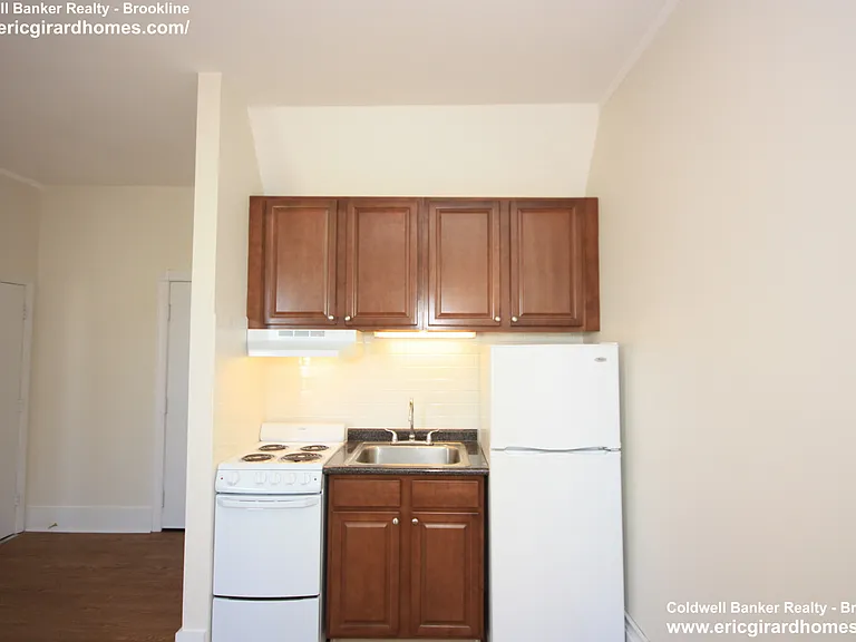 9 Buswell St #3R — Photo 3