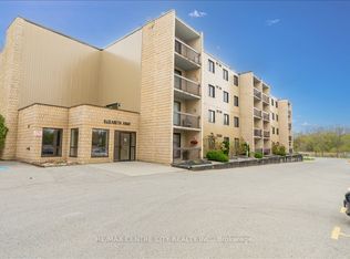 31 Victoria St S #102, Strathroy Caradoc, ON N7G3Y4
