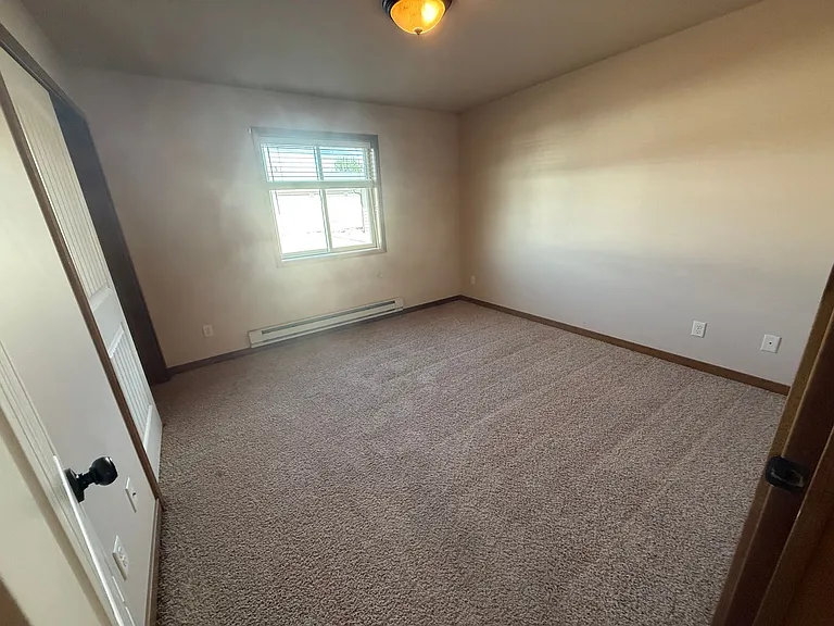 1425 1st Ave NE — Photo 9