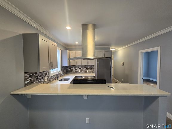 2nd image of 206 Scofield Ave
