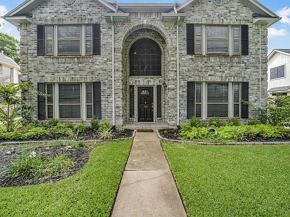 3rd image of 126 Shadow Wood Dr