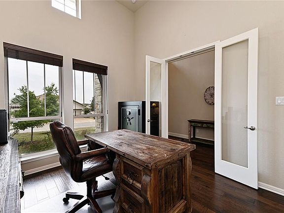5th image of 310 Aguja Ct