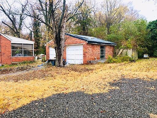 2nd image of 3601 Buckman Rd