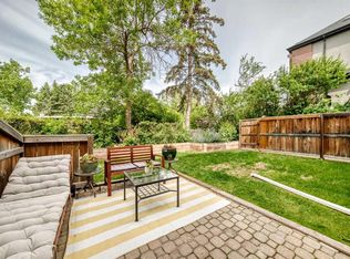 2218 W 30th St SW #101, Calgary, AB T3E 2L8