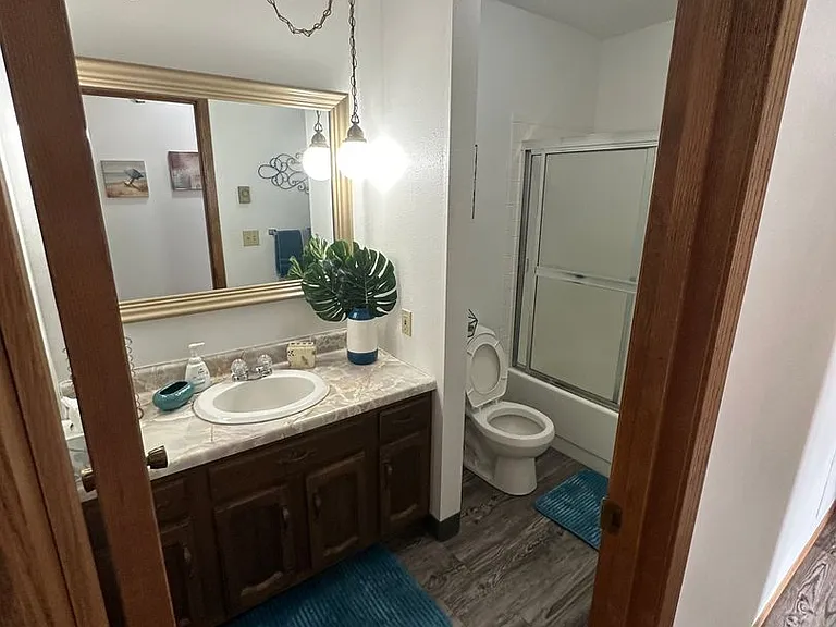 611 Eglon Ave SE — Photo 18
