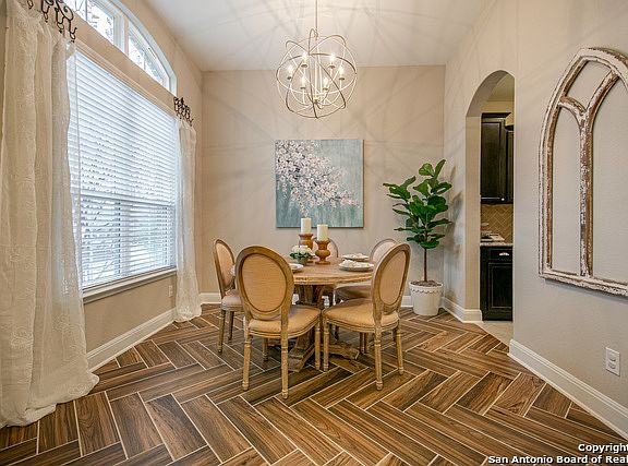 4th image of 5631 Calaveras Way