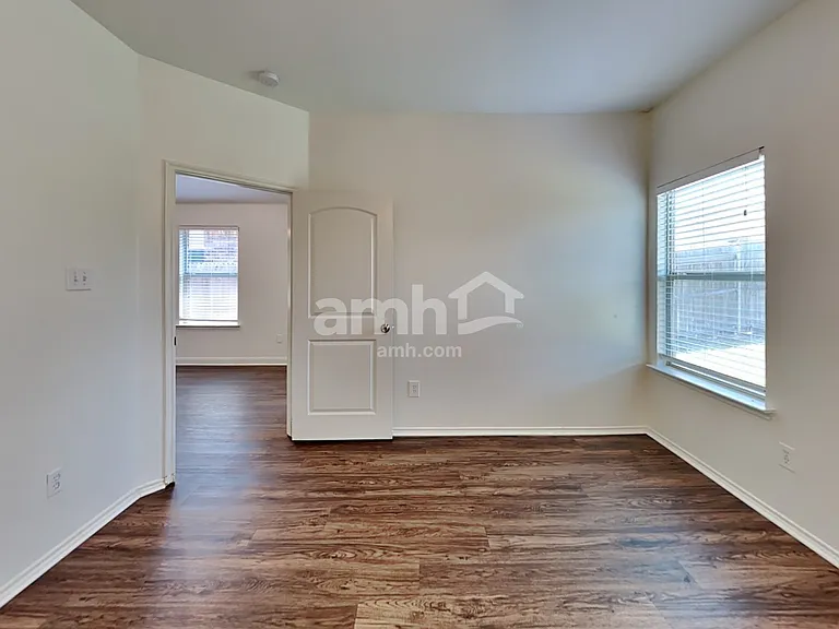 4011 Freedom St — Photo 10