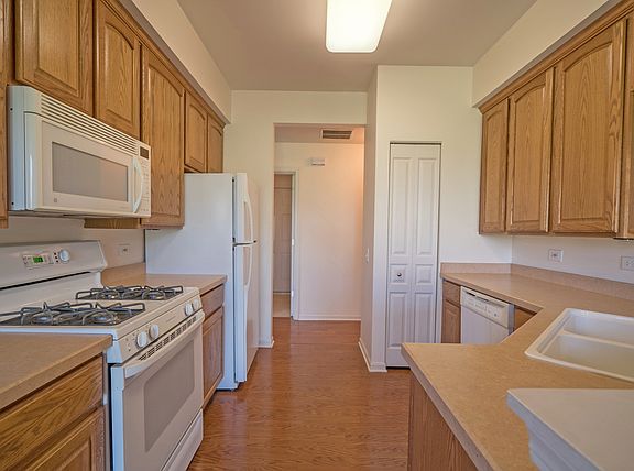 5th image of 3313 Bromley Ln #3313