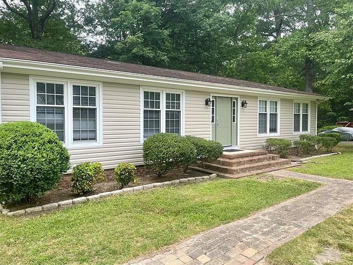 1st image of 221 Foxhall Dr