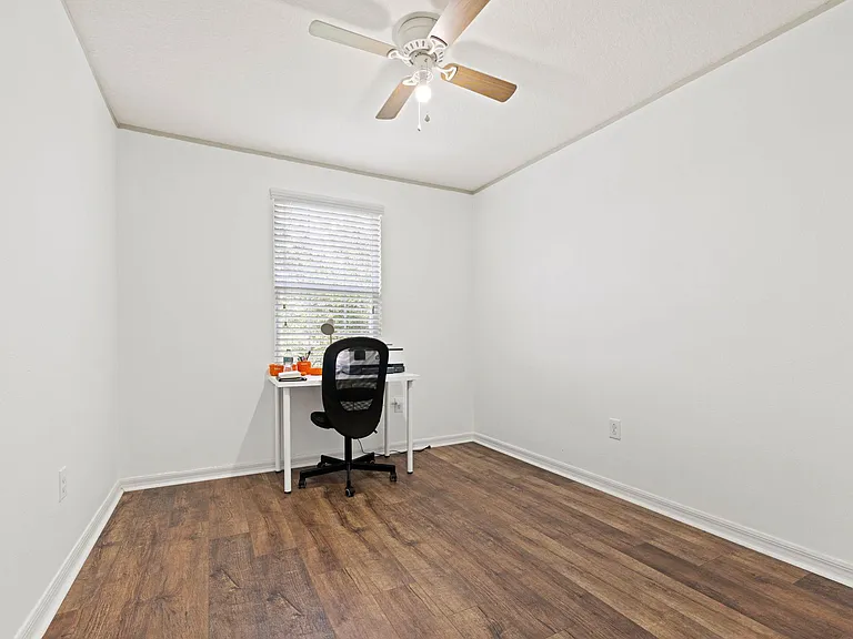 6917 Woodchase Glen Dr — Photo 25