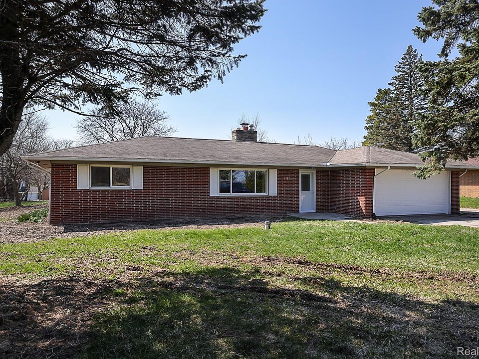 1st image of 2462 Green Acres Dr