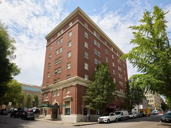 1005 SW Park Ave Unit 703, Portland, OR 97205