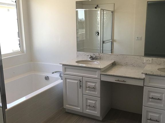 5th image of 3059 E Arbor Ln