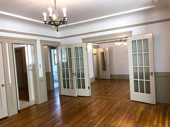 All the doors allow for adaptability as required for work at home conditions or even two bedrooms.
