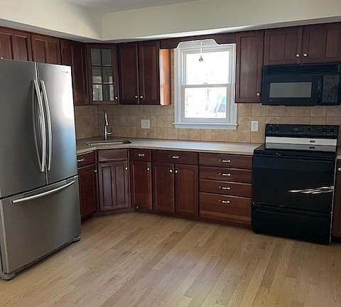4th image of 202 Rebecca Ln