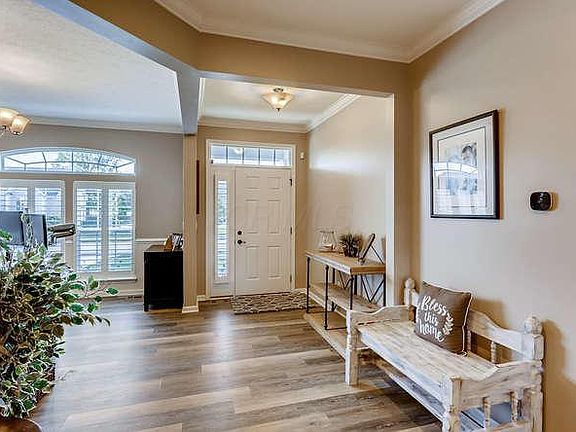 3rd image of 7898 Mariposa Dr