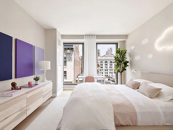 3rd image of 7 W 21st St APT 1105