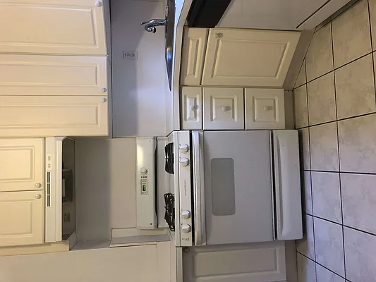 Rented by Contact Realty | media 4