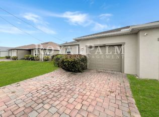 1320 Trafalgar Pkwy, Cape Coral, FL 33991