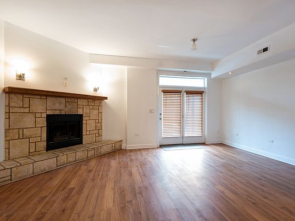 3rd image of 6531 S Woodlawn Ave #1S