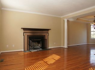 2910 Dean Ave, Des Moines, IA 50317