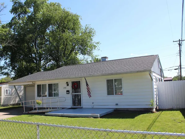 1240 Brummit Ln, South Bend, IN 46615