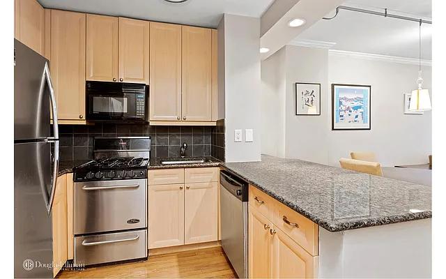 Rented by Douglas Elliman | media 18