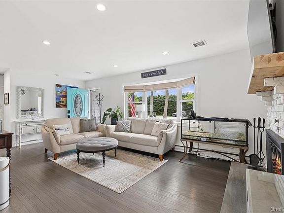4th image of 89 Woodlawn Ave